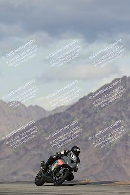 media/Nov-16-2025-Race Pace (Sun) [[8c5fa54630]]/Verified Riders/5-Turn 9 (1135am)/